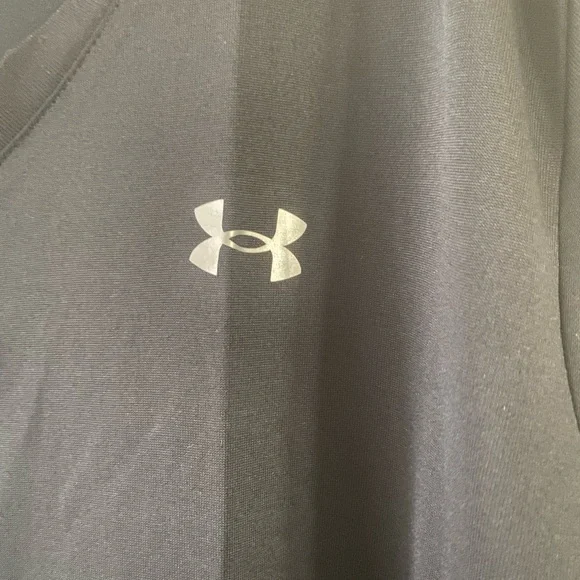 Woman’s Under Armour UA tech V-Neck - Picture 10 of 11